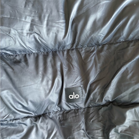 ALO Yoga LARGE Black Puffer Jacket - Picture 2 of 3